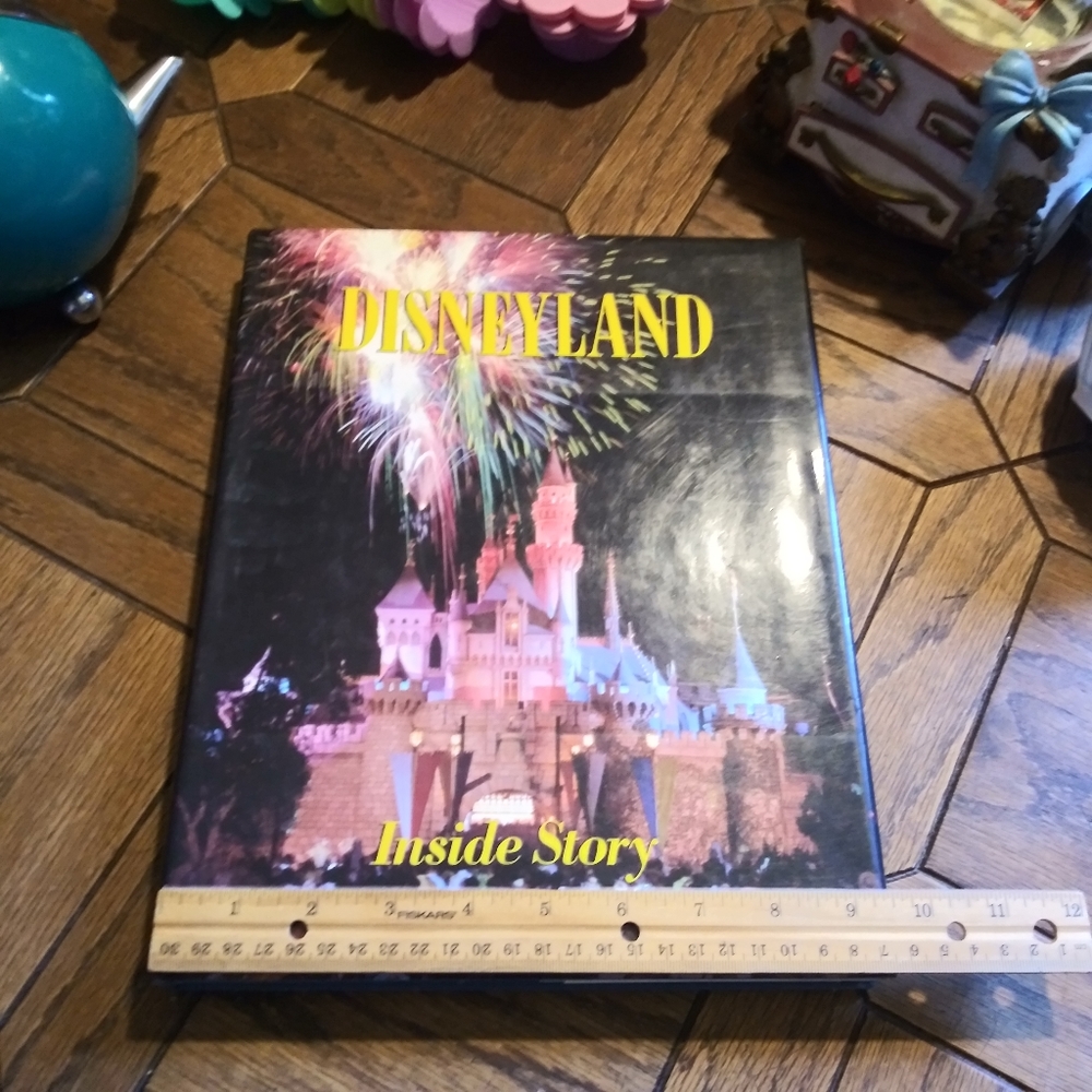 ❌❌SOLD❌❌ {Disney} Disneyland: Inside Story - Picture 2 of 8